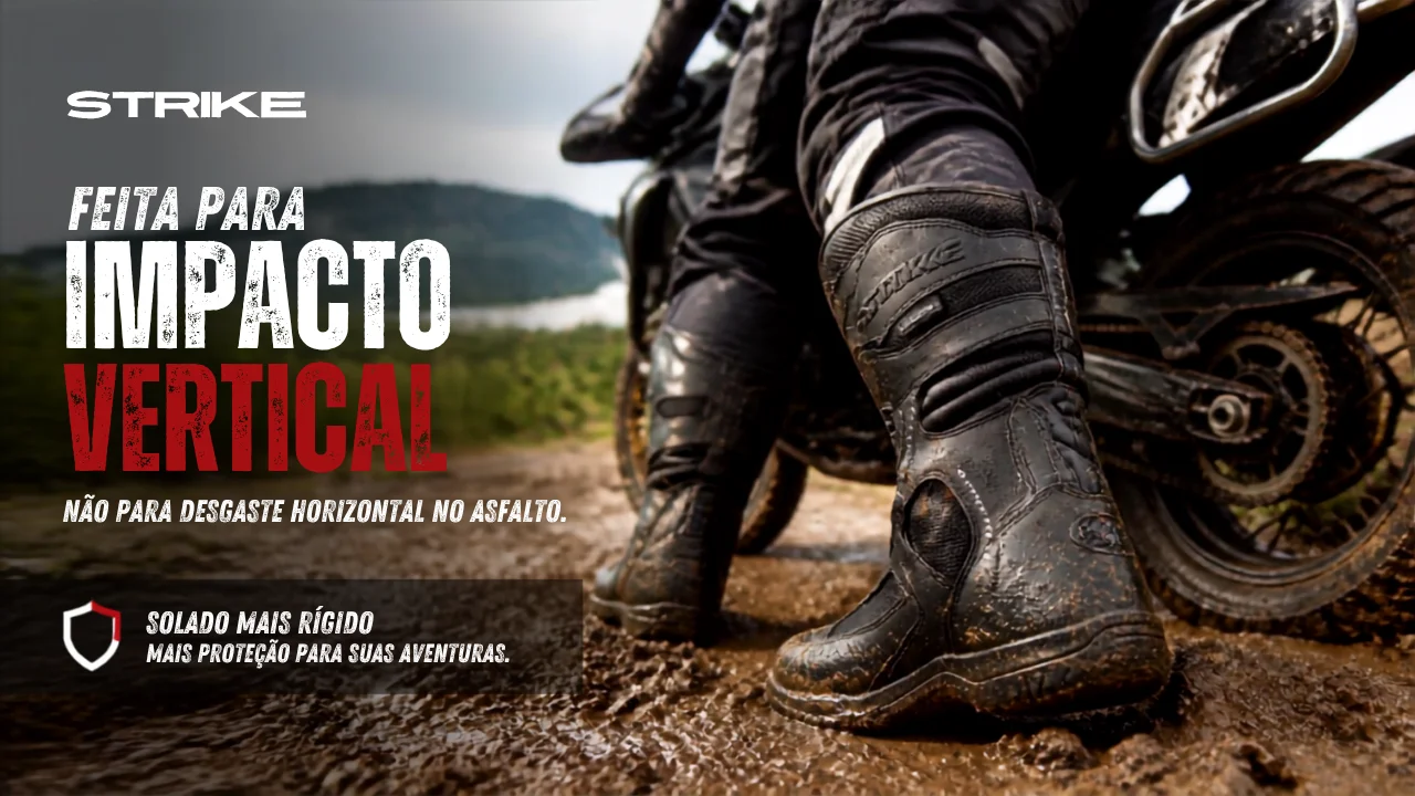 Bota para Moto: Guia Definitivo de Como Escolher (2026) 5 bota para moto Texx Strike em uso em trilha de terra