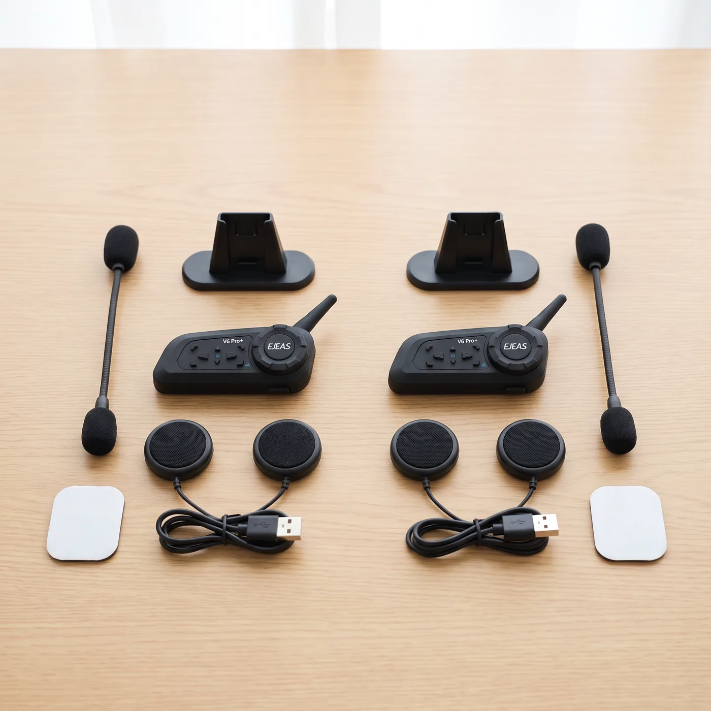 kit EJEAS V6 Pro Plus com dois intercomunicadores bluetooth para capacete