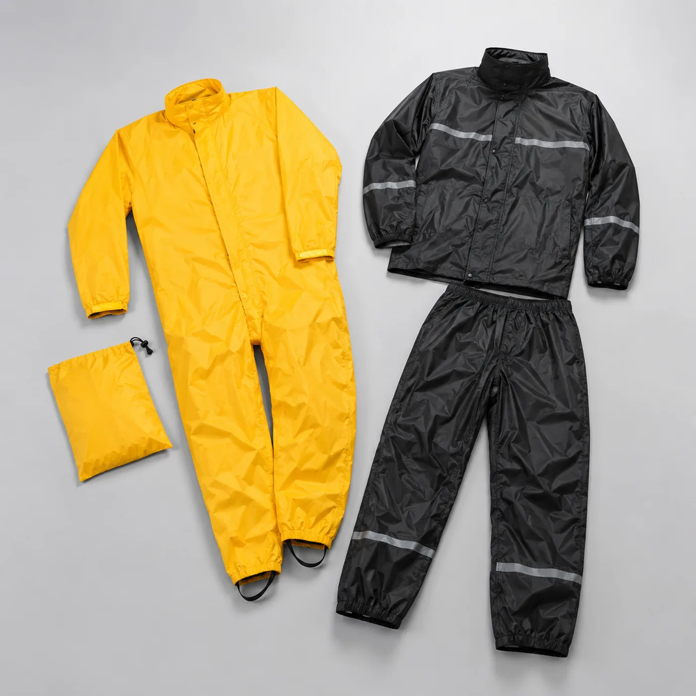 Capa de Chuva para Motoqueiro: Guia Completo para Escolher a Ideal 4 Capa chuva modelos comparados flatlay